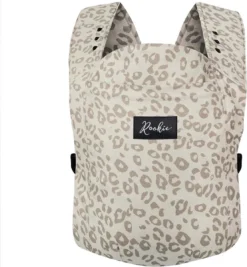ROOKIE Baby Premium Draagzak- Design Buikdrager - Comfortabel En Ergonomisch - Pasgeboren Babydrager - Peuterdrager - Biologisch Katoen - Super Zacht - Unisex: Voor Mama En Papa (Leoprint Beige)
