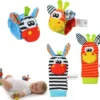 Merkloos EPIN | Baby Rammelaar Set | 2 Baby Pols Rammelaars | 2 Speelsokken Rammelaars | Giraffe | 4-Delig