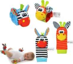 Merkloos EPIN | Baby Rammelaar Set | 2 Baby Pols Rammelaars | 2 Speelsokken Rammelaars | Giraffe | 4-Delig