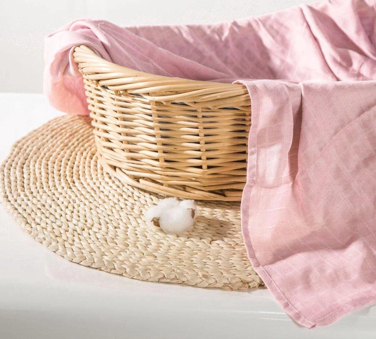 Hydrofiele Doek XL 120x120cm Poederroze - Hydrofiel Luier - Ultra Zacht Bamboe - Swaddle - Inbakerdoek - Wikkeldeken - Omslagdoek Baby - Bad 1 Hydrofiele Doek XL 120x120cm Poederroze - Hydrofiel Luier - Ultra Zacht Bamboe - Swaddle - Inbakerdoek - Wikkeldeken - Omslagdoek Baby - Bad