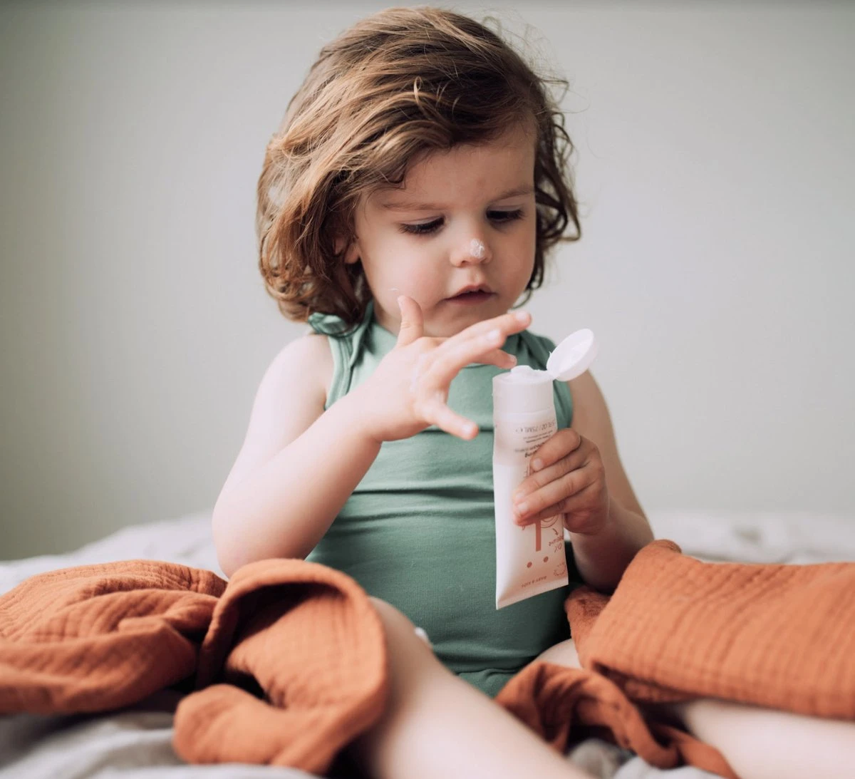 Naïf Vette Crème Voor De Gevoelige Huid - Parfumvrij - Baby En Kind - 75ml - Met Natuurlijke Ingrediënten 2 Naïf Vette Crème Voor De Gevoelige Huid - Parfumvrij - Baby En Kind - 75ml - Met Natuurlijke Ingrediënten - Afbeelding 2