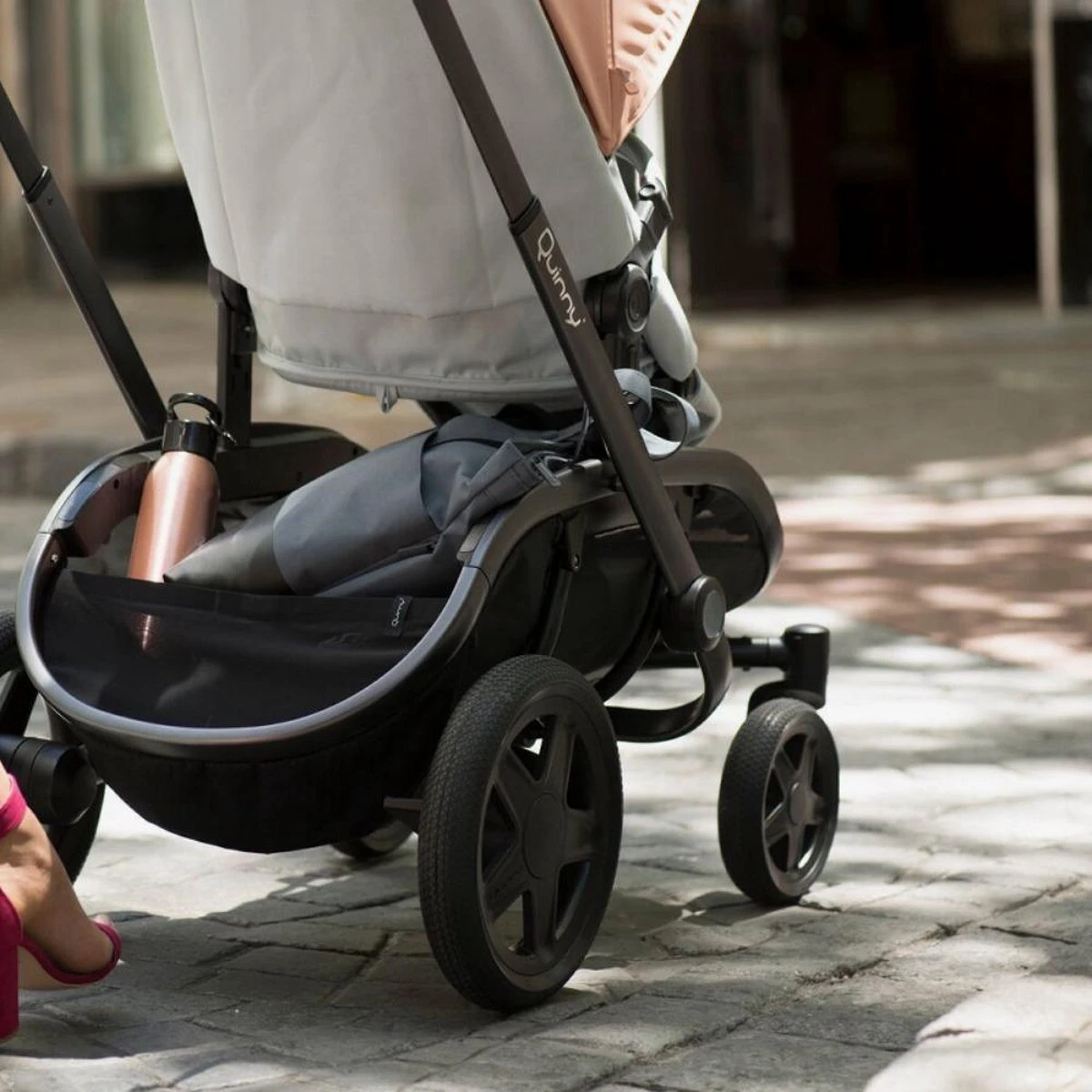 Quinny Hubb Mono Kinderwagen - Graphite On Grey 5 Quinny Hubb Mono Kinderwagen - Graphite On Grey - Afbeelding 5