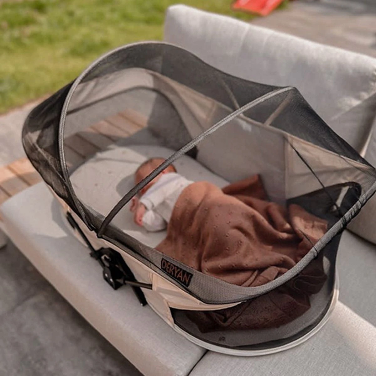 Deryan Infant Deluxe BabyBox Campingbedje - Cream + Inclusief Matras En Klamboe 13 Deryan Infant Deluxe BabyBox Campingbedje - Cream + Inclusief Matras En Klamboe - Afbeelding 13
