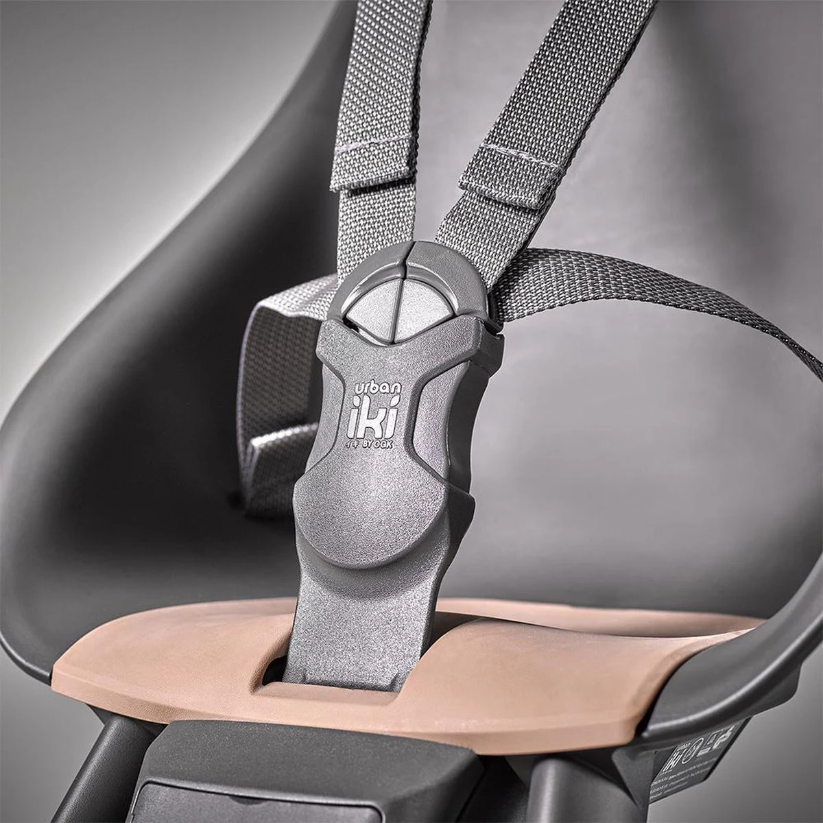 Urban Iki Fietsstoeltje Achter - Bincho Black/Kurumi Brown 11 Urban Iki Fietsstoeltje Achter - Bincho Black/Kurumi Brown - Afbeelding 11