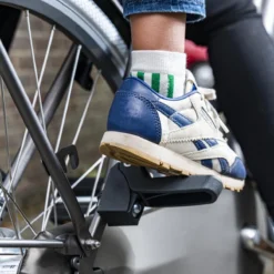 Qibbel 6+ Junior Fietsstoeltje Achter - Legergroen Met Zwart Kussentje -Babyproducten Winkel 1200x1200 1800