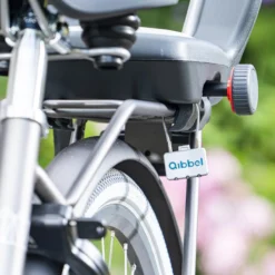 Qibbel 6+ Junior Fietsstoeltje Achter - Legergroen Met Zwart Kussentje -Babyproducten Winkel 1200x1200 1801