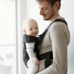 BabyBjörn Draagzak Mini - Cotton - Zwart -Babyproducten Winkel 1200x1200 1913