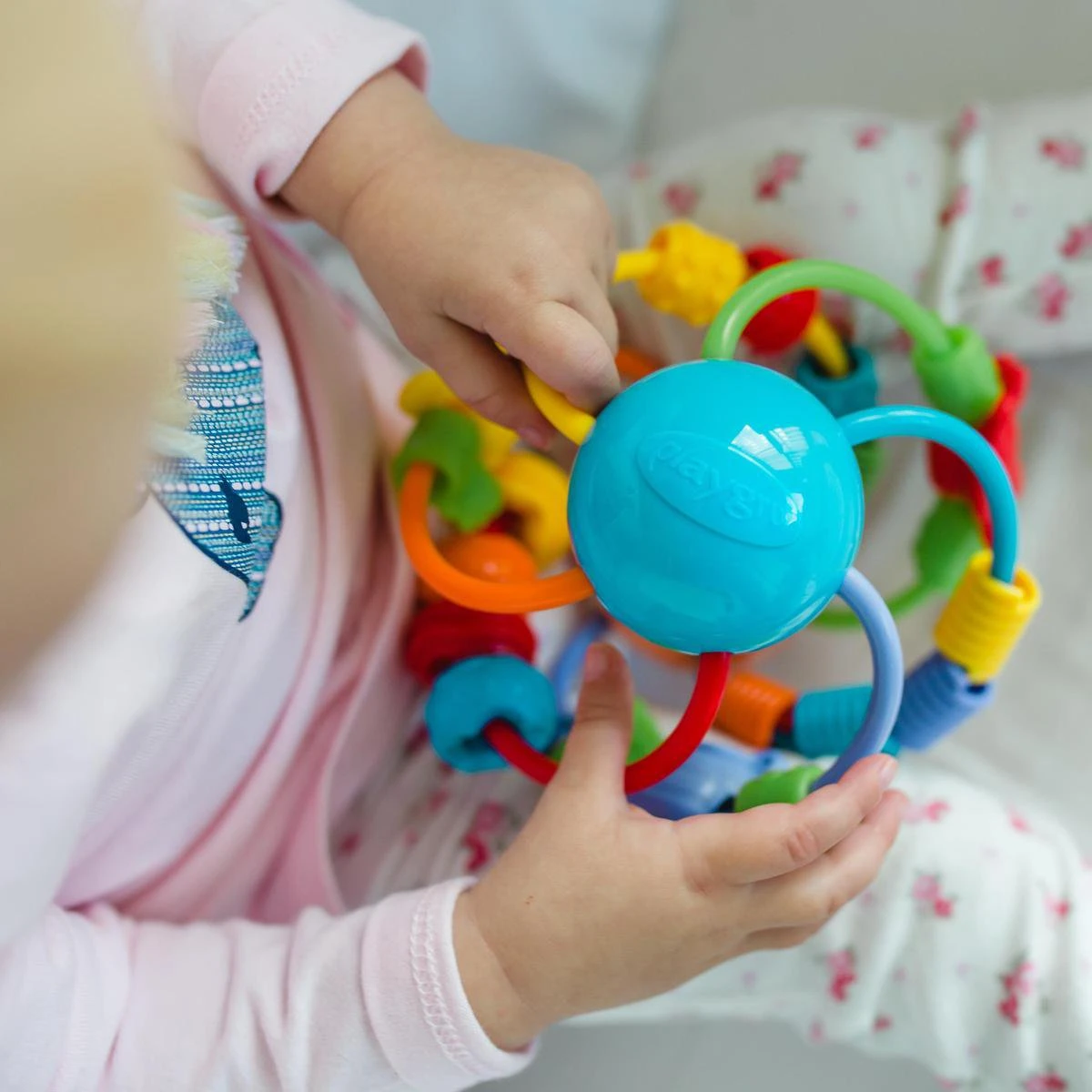 Playgro Speel En Leerbal - Grijp- En Bijtspeelgoed - Klikklak Geluiden - Spiegeltje - Kralen - Cilinder Met Rattelende Ballen 7 Playgro Speel En Leerbal - Grijp- En Bijtspeelgoed - Klikklak Geluiden - Spiegeltje - Kralen - Cilinder Met Rattelende Ballen - Afbeelding 7