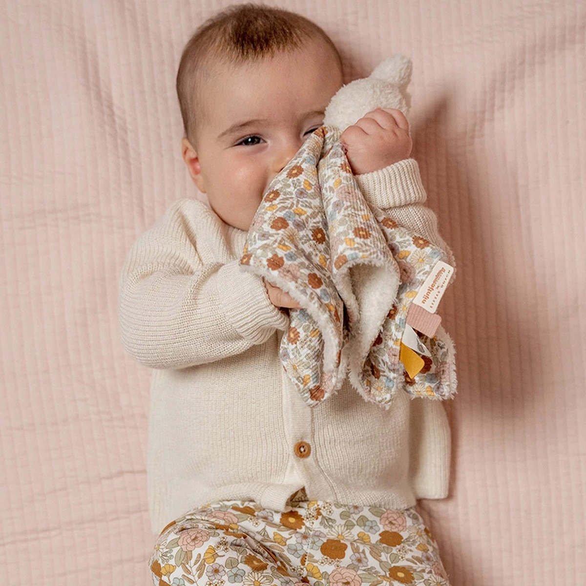 Nijntje X Little Dutch - Vintage Little Flower - Knuffeldoekje 5 Nijntje X Little Dutch - Vintage Little Flower - Knuffeldoekje - Afbeelding 5