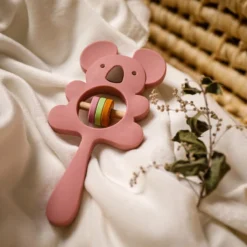 Merkloos Bijtring - Rammelaar - Babys - Speelgoed - Babyspeelgoed - Kraamcadeau - Siliconen - BPA Vrij - Roze -Babyproducten Winkel 1200x1200 2112