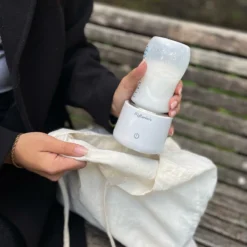 MyBambini's Bottle Warmer Pro™ - Draagbare Baby Flessenwarmer Voor Onderweg - Roze - Geschikt Voor Dr. Brown's (brede Hals), Suavinex & J Bimbi 12 MyBambini's Bottle Warmer Pro™ - Draagbare Baby Flessenwarmer Voor Onderweg - Roze - Geschikt Voor Dr. Brown's (brede Hals), Suavinex & J Bimbi -Babyproducten Winkel 1200x1200 2279