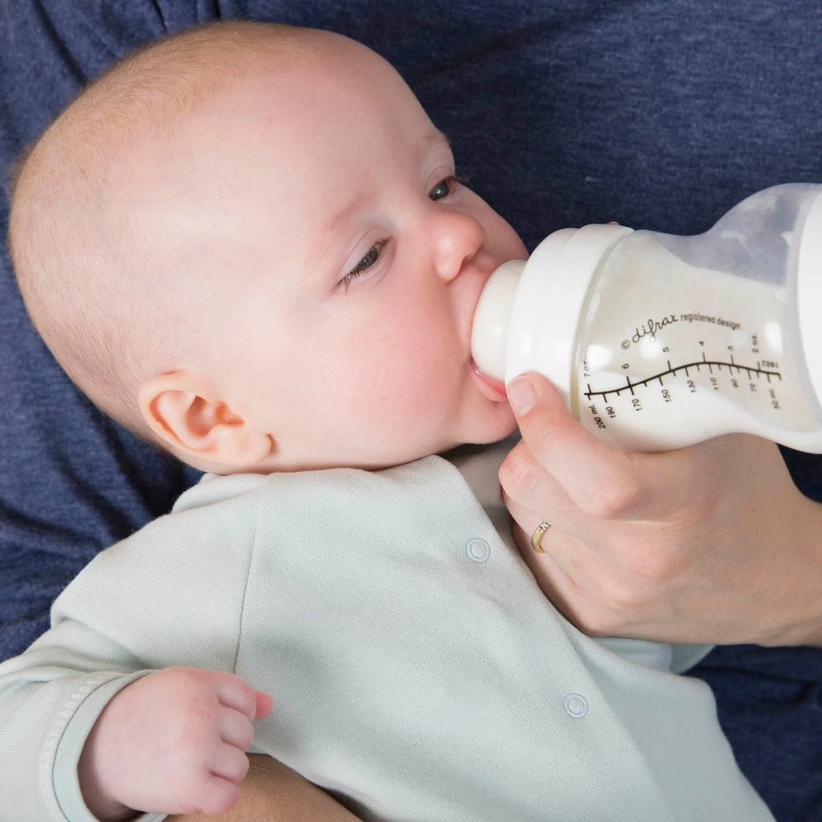 Difrax 1-2-3 Wide Flessenring Met Flessenspeen Voor Brede Babyflessen 15 Difrax 1-2-3 Wide Flessenring Met Flessenspeen Voor Brede Babyflessen - Afbeelding 15