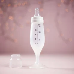 Babyfles Champagneglas - BPA Vrij - 140ml