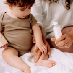 Naïf Verzachtende Babyolie - Baby En Kind - 100ml - Met Natuurlijke Ingrediënten 11 Naïf Verzachtende Babyolie - Baby En Kind - 100ml - Met Natuurlijke Ingrediënten -Babyproducten Winkel 1200x1200 546