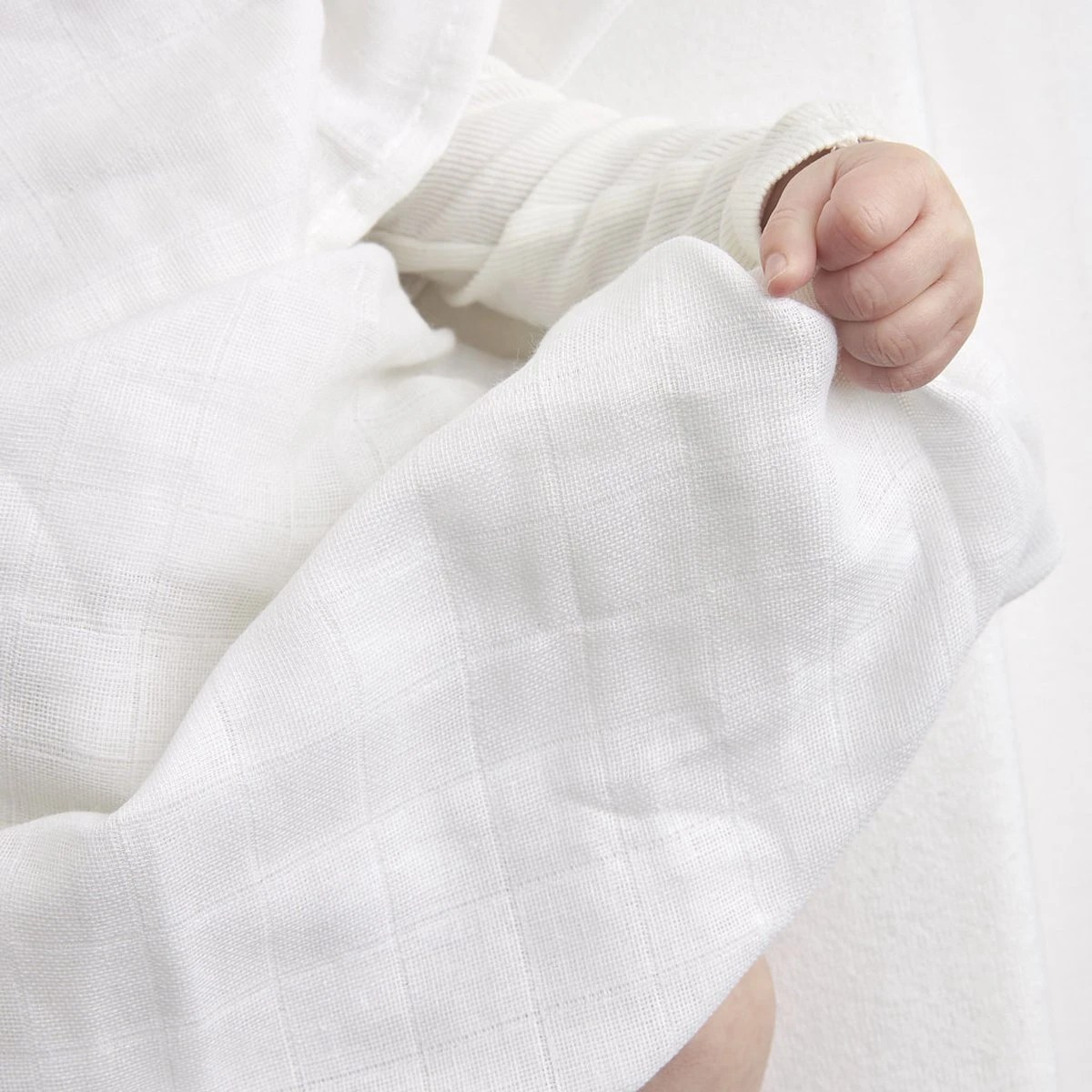 Meyco Uni Swaddle - 2-pack - Hydrofiel - White - 120x120cm 3 Meyco Uni Swaddle - 2-pack - Hydrofiel - White - 120x120cm - Afbeelding 3