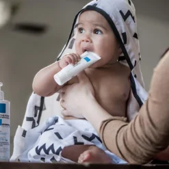 KipKep Blenker Hydrofiele Badcape - Maat 100x70cm - Memphis White 14 KipKep Blenker Hydrofiele Badcape - Maat 100x70cm - Memphis White -Babyproducten Winkel 1200x1200 973