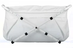 BiBaBad Verstelbaar Wit 70-90 Cm, Badzak Met Knoopsluiting. Maak Van Je Douche Een Kinderbad. Dit Opvouwbaar Bad Kun Je In Lengte Breedte En Hoogte Aanpassen Zodat Je Optimaal Gebruik Kunt Maken Van Je Doucheruimte. 6 BiBaBad Verstelbaar Wit 70-90 Cm, Badzak Met Knoopsluiting. Maak Van Je Douche Een Kinderbad. Dit Opvouwbaar Bad Kun Je In Lengte Breedte En Hoogte Aanpassen Zodat Je Optimaal Gebruik Kunt Maken Van Je Doucheruimte. -Babyproducten Winkel 1200x798 4