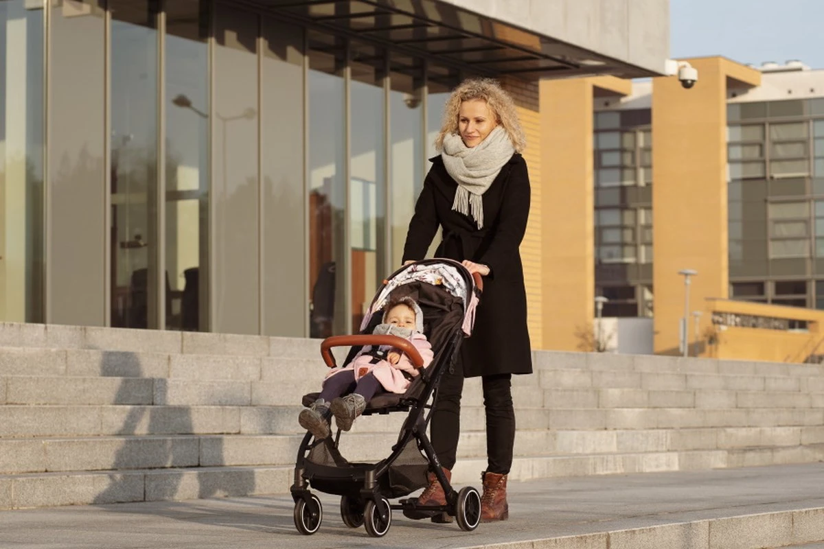 Momi Estelle Pink Wandelwagen WOSP00004 17 Momi Estelle Pink Wandelwagen WOSP00004 - Afbeelding 17