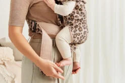 BabyBjörn Draagzak Mini - Cotton - Beige-Luipaard -Babyproducten Winkel 1200x800 218