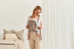 BabyBjörn Draagzak Mini - Cotton - Beige-Luipaard -Babyproducten Winkel 1200x800 219