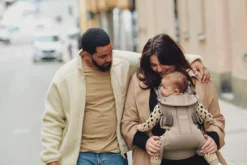 BabyBjörn Draagzak One Air - 3D Mesh - Grijs-beige 17 BabyBjörn Draagzak One Air - 3D Mesh - Grijs-beige -Babyproducten Winkel 1200x800 232