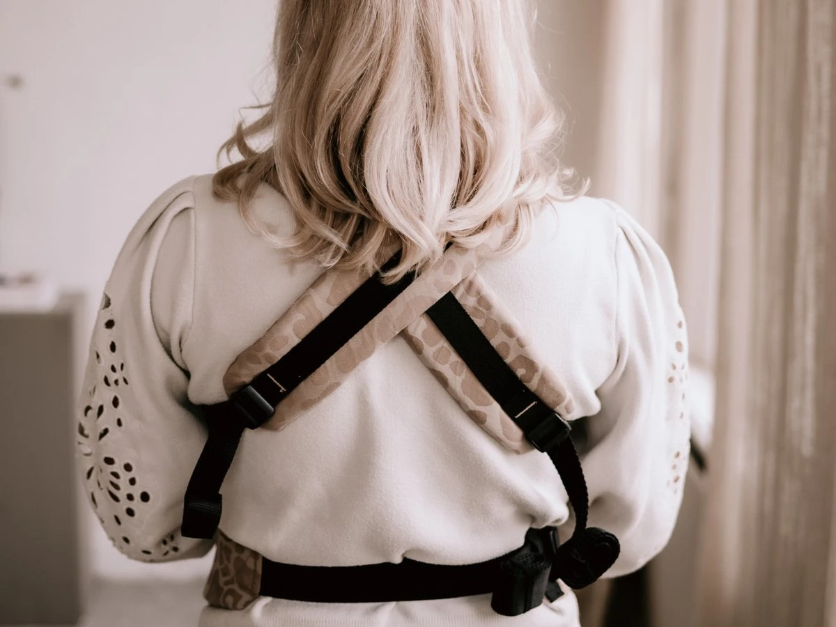 Draagzak - Cross & Go - Pure Baby Love - Panter Taupe - Maat 44 T/m 74 2 Draagzak - Cross & Go - Pure Baby Love - Panter Taupe - Maat 44 T/m 74 - Afbeelding 2