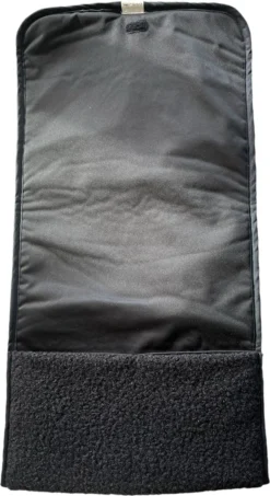 Mommy Bag / Grote Luiertas Zwart / Kinderwagen Luiertas / Teddy Set - Luiertas & Verschoonmat Joan’s Label Zwart / Baby / Met Rits 9 Mommy Bag / Grote Luiertas Zwart / Kinderwagen Luiertas / Teddy Set - Luiertas & Verschoonmat Joan’s Label Zwart / Baby / Met Rits -Babyproducten Winkel 654x1200 1