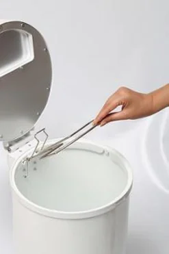 DiaperPail - Clear White - Luieremmer Met Speciale Luiersluis - Werkt Met Normale Vuilniszakken - Luxe Luieremmer - Geen Speciale Cassettes - Geen Geurtjes - Makkelijk Schoon Te Maken - Is Gemaakt Van Aluminium 15 DiaperPail - Clear White - Luieremmer Met Speciale Luiersluis - Werkt Met Normale Vuilniszakken - Luxe Luieremmer - Geen Speciale Cassettes - Geen Geurtjes - Makkelijk Schoon Te Maken - Is Gemaakt Van Aluminium -Babyproducten Winkel 798x1200