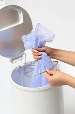 DiaperPail - Clear White - Luieremmer Met Speciale Luiersluis - Werkt Met Normale Vuilniszakken - Luxe Luieremmer - Geen Speciale Cassettes - Geen Geurtjes - Makkelijk Schoon Te Maken - Is Gemaakt Van Aluminium 20 DiaperPail - Clear White - Luieremmer Met Speciale Luiersluis - Werkt Met Normale Vuilniszakken - Luxe Luieremmer - Geen Speciale Cassettes - Geen Geurtjes - Makkelijk Schoon Te Maken - Is Gemaakt Van Aluminium -Babyproducten Winkel 798x1200 3