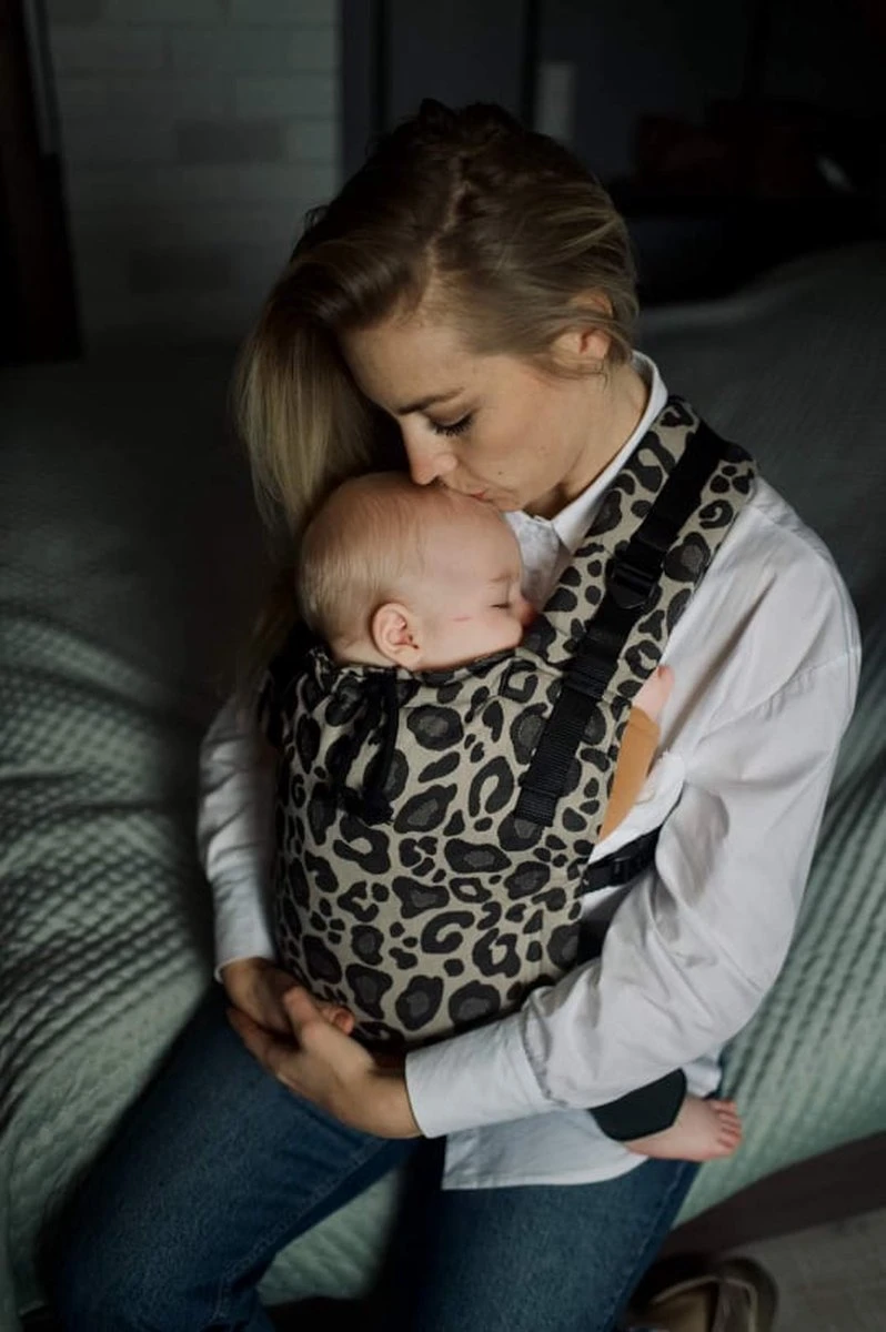 Pure Baby Love - Draagzak - Cross & Go - Panter Zwart - Maat 44/50 - 74 5 Pure Baby Love - Draagzak - Cross & Go - Panter Zwart - Maat 44/50 - 74 - Afbeelding 5