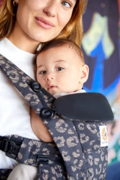 Ergobaby Omni Dream Draagzak - Black Leopard - Ergonomische Baby Draagzak Voor Baby En Drager -Babyproducten Winkel 799x1200 76