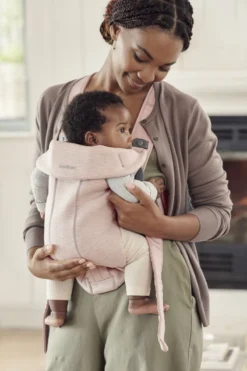 BabyBjörn Draagzak Mini - 3D Jersey - Lichtroze -Babyproducten Winkel 800x1200 195