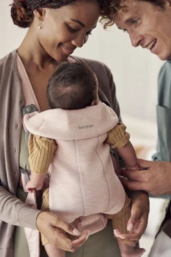 BabyBjörn Draagzak Mini - 3D Jersey - Lichtroze -Babyproducten Winkel 800x1200 196