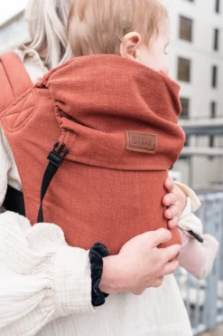 ByKay - Draagzak - Click Carrier Classic - Linnen Rusty Brown -Babyproducten Winkel 800x1200 203