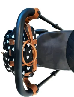 Kidzroom Black And White Luiertas - Zwart - Ophanglussen Kinderwagen - Verschoonmatje - Verstelbare Schouderband 33 Kidzroom Black And White Luiertas - Zwart - Ophanglussen Kinderwagen - Verschoonmatje - Verstelbare Schouderband -Babyproducten Winkel 911x1200 3